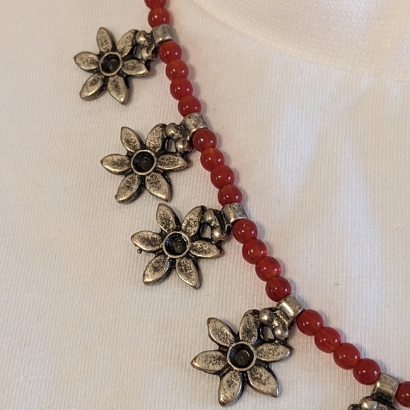 Necklace with Red beads and Flower Charms - Picture 3 of 8